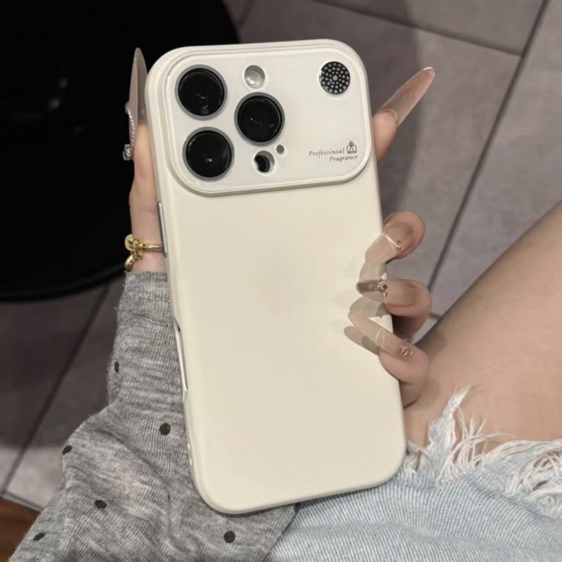 アロマ ディフューザー付き iphone17/17air シリコンケース カメラ保護 耐衝撃iphoneケース シンプル GUESTCASE ホワイト iPhone17