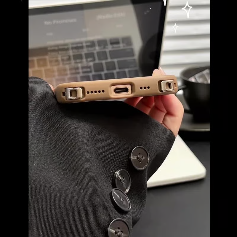 隠しストラップホール付き iphone ショルダーケース クリア 黄ばみにくい GUESTCASE