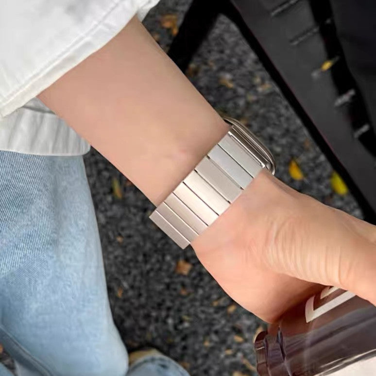 マグネット式 アップルウォッチステンレスバンド 新型S11/Urtal3対応 apple watchバンド メンズ GUESTCASE