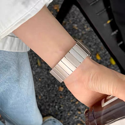 マグネット式 アップルウォッチステンレスバンド 新型S11/Urtal3対応 apple watchバンド メンズ GUESTCASE