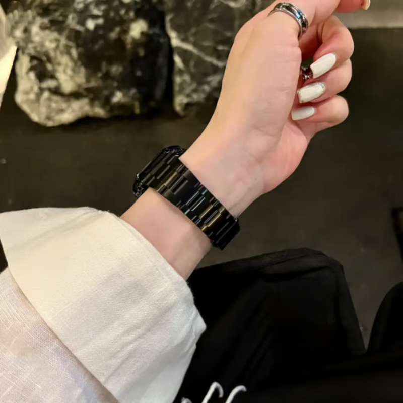 ステンレス アップルウォッチバンド 工具不要で調整可能 apple watchカバー付き guestcase
