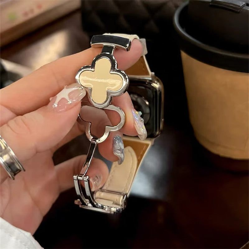 アップル ウォッチ レザー バンド 四葉のクローバー apple watch Series11/SE3対応 バンド かわいい 女性 guestcase